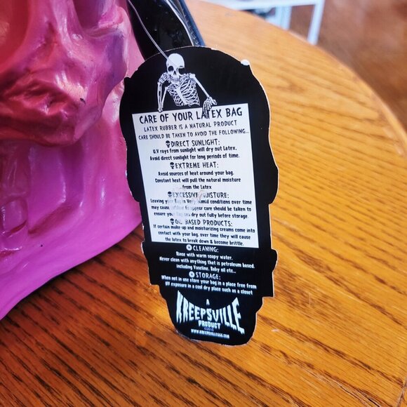 New Medium to Large sized skull purse pink - Picture 7 of 8